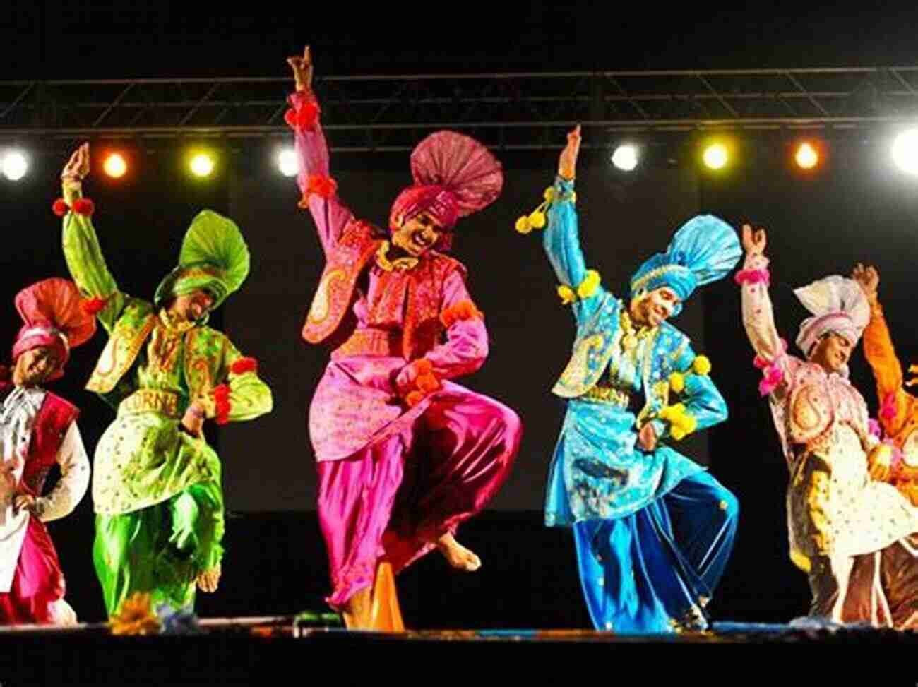 Couple Watching A Vibrant Traditional Dance Performance Loving An Alien: How Does It Feel To Fall For A Foreigner?