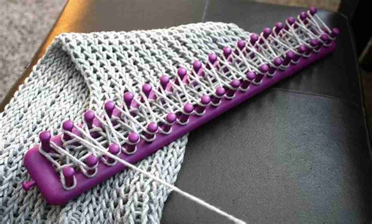 Double Knitting Technique How To Knit Fashionable Scarves On Circle Looms: New Techniques For Knitting 12 Stylish Designs