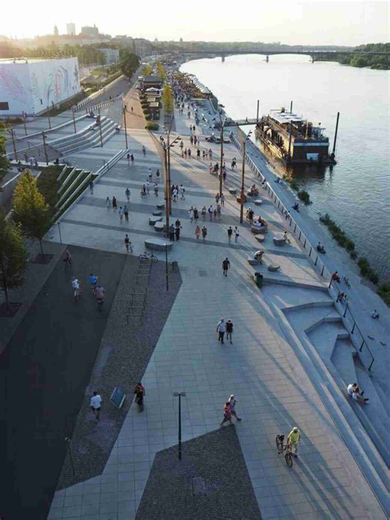 Enjoy A Scenic Walk Along The Vistula Riverbank Praski S Warsaw Itinerary No 6 (Praski S Warsaw Itineraries)