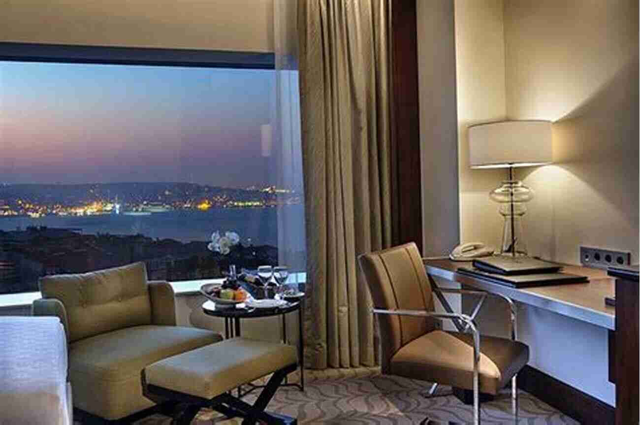 Luxury Hotel Room With A Breathtaking View Of The Istanbul Skyline Istanbul: 72 Hours In Istanbul A Smart Swift Guide To Delicious Food Great Rooms What To Do In Istanbul Turkey (Trip Planner Guides 1)