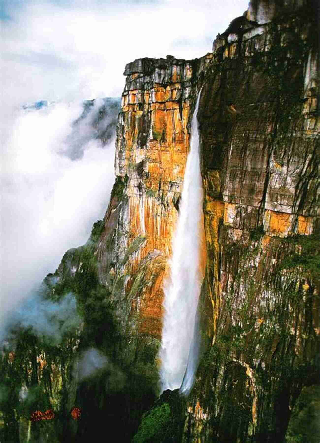 Mountains And Waterfalls In Canaima National Park Venezuela Travel Guide: Discover The Best Time To Go Places In Venezuela